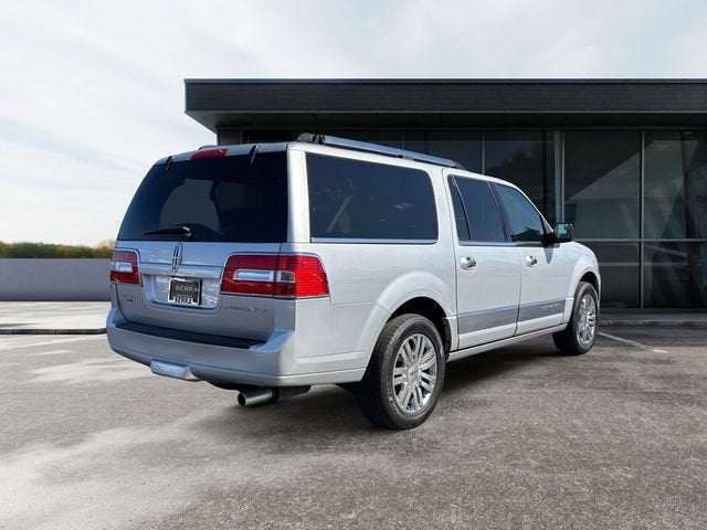 2013 Lincoln Navigator L Base