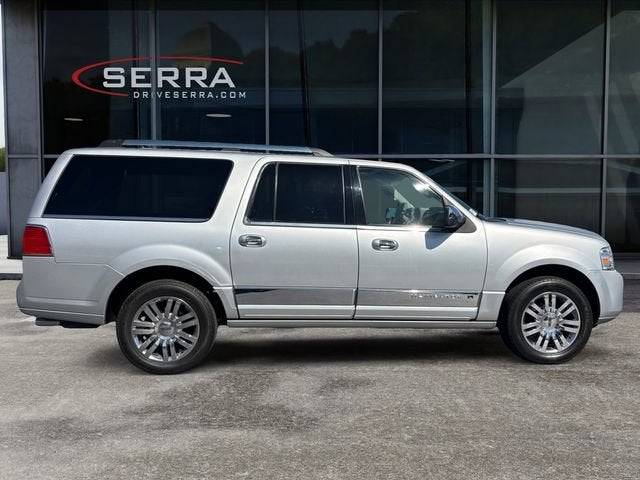 2013 Lincoln Navigator L Base