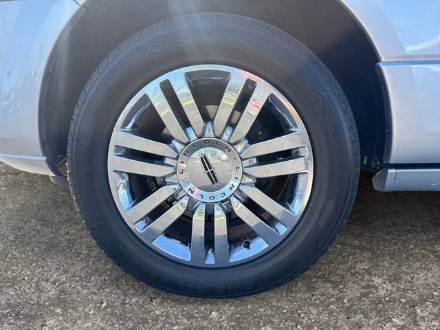 2013 Lincoln Navigator L Base