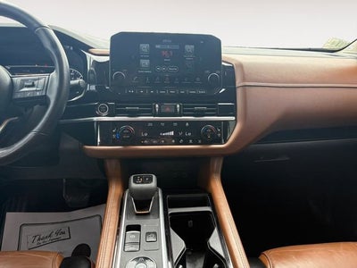 2022 Nissan Pathfinder Platinum