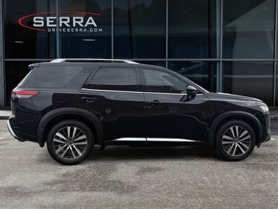 2022 Nissan Pathfinder Platinum