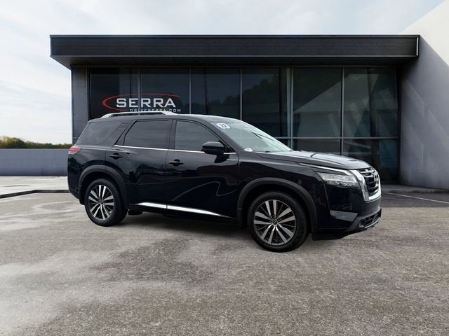 2022 Nissan Pathfinder Platinum