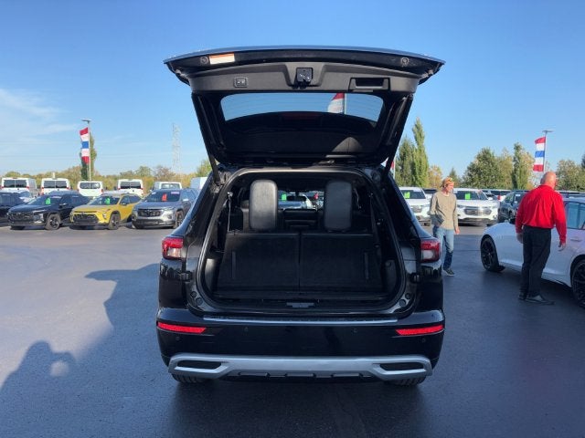 2022 Mitsubishi Outlander SE