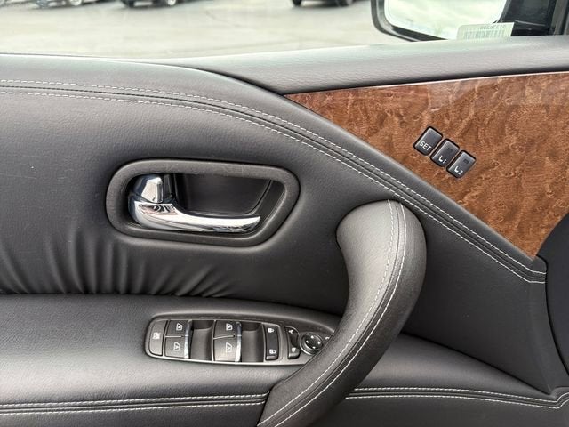 2017 INFINITI QX80 Base