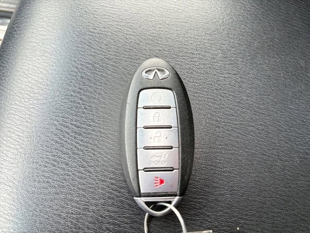 2017 INFINITI QX80 Base