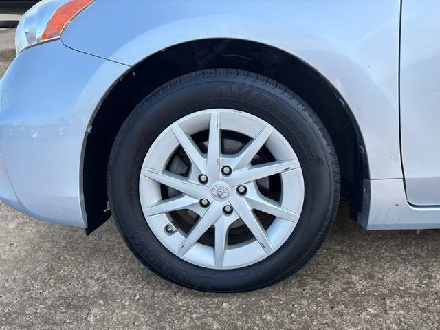 2014 Toyota Prius v Two