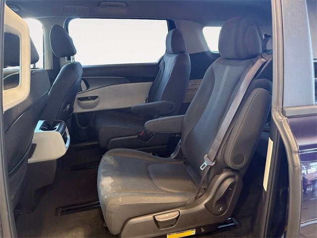 2023 Kia Carnival LX