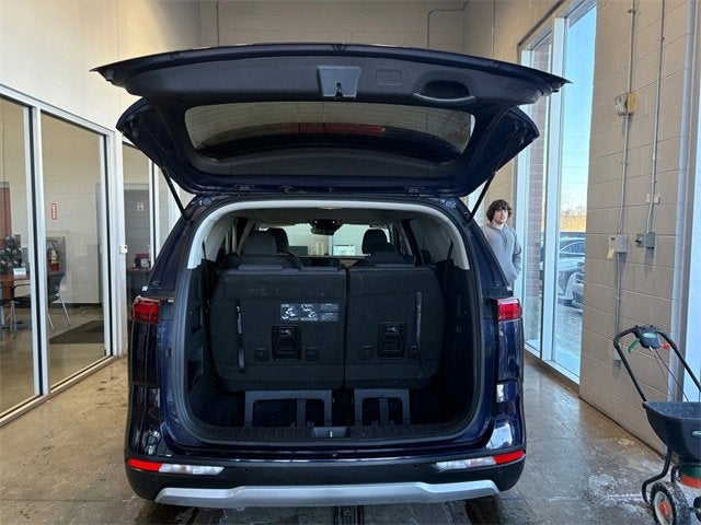 2023 Kia Carnival LX