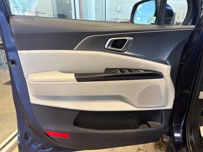 2023 Kia Carnival LX