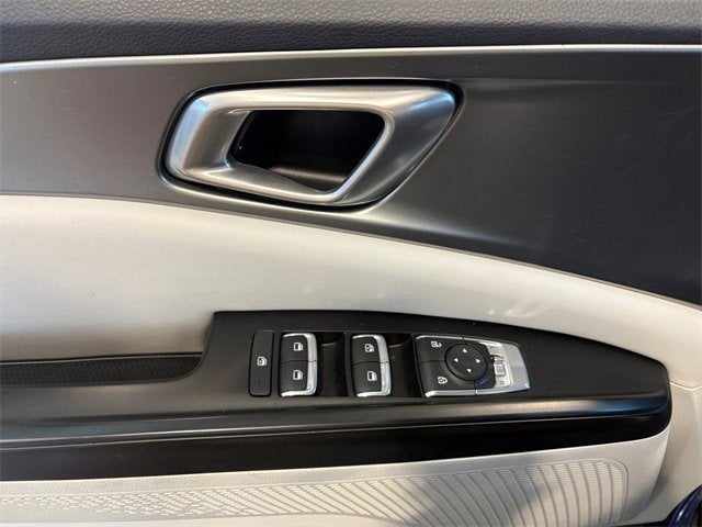 2023 Kia Carnival LX