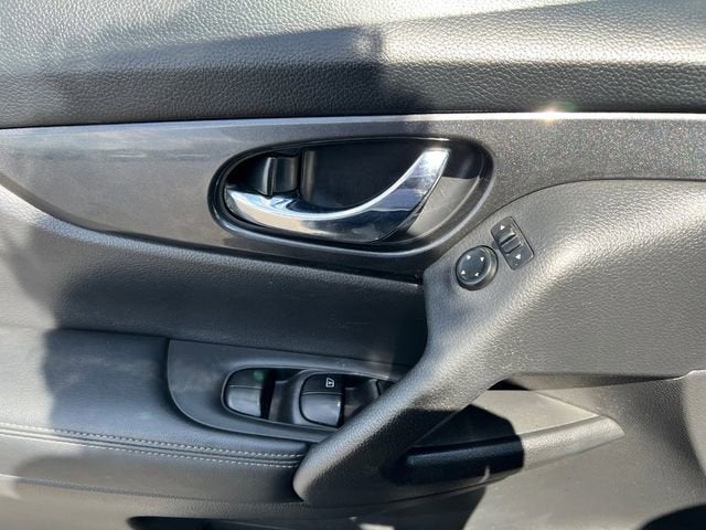 2019 Nissan Rogue Base