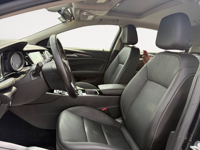 2018 Buick Regal Sportback Essence