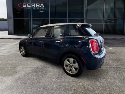 2017 MINI Hardtop 4 Door Cooper