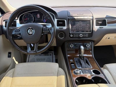 2016 Volkswagen Touareg Sport w/Technology