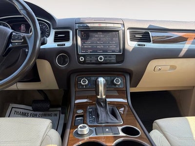 2016 Volkswagen Touareg Sport w/Technology