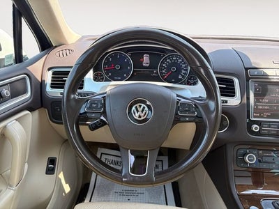 2016 Volkswagen Touareg Sport w/Technology