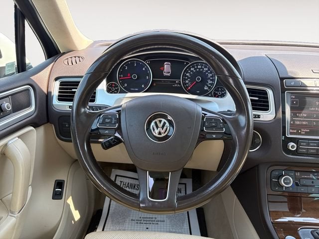 2016 Volkswagen Touareg Sport w/Technology