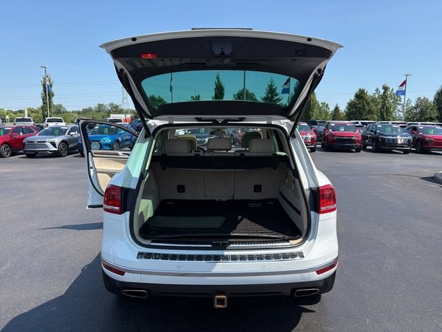 2016 Volkswagen Touareg Sport w/Technology