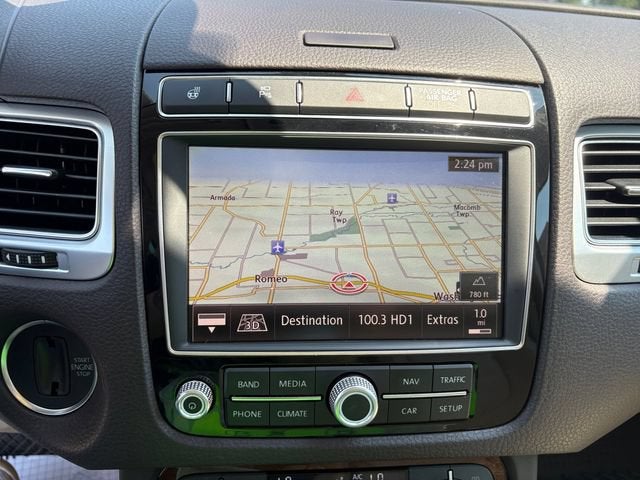 2016 Volkswagen Touareg Sport w/Technology