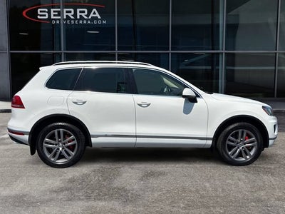 2016 Volkswagen Touareg Sport w/Technology