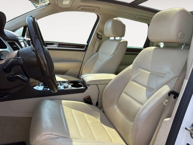 2016 Volkswagen Touareg Sport w/Technology