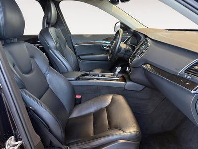 2018 Volvo XC90 Momentum
