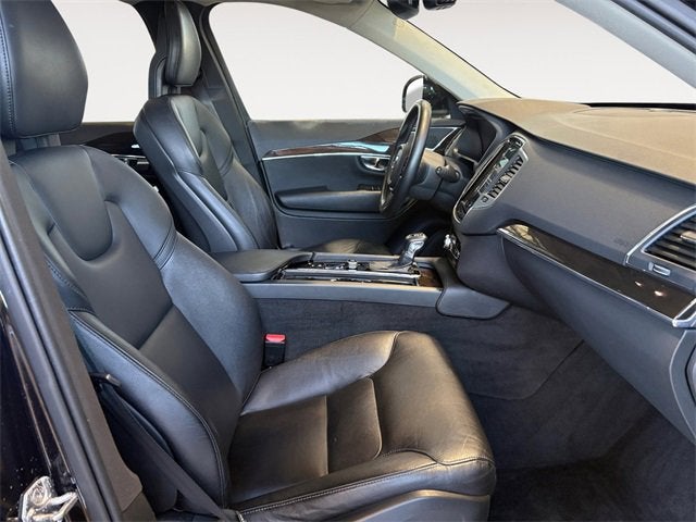 2018 Volvo XC90 Momentum