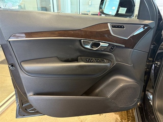 2018 Volvo XC90 Momentum