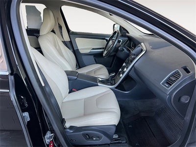 2016 Volvo XC60 T5 Platinum