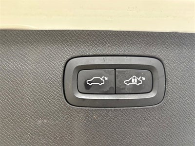 2020 Volvo XC90 Momentum