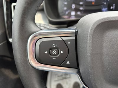 2021 Volvo XC40 Momentum