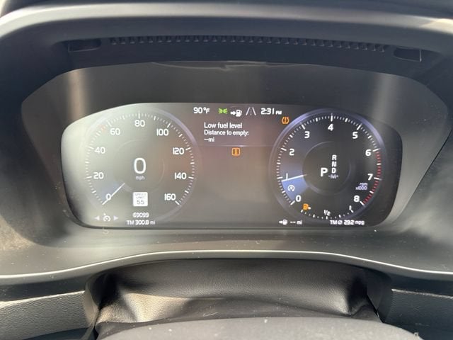2021 Volvo XC40 Momentum