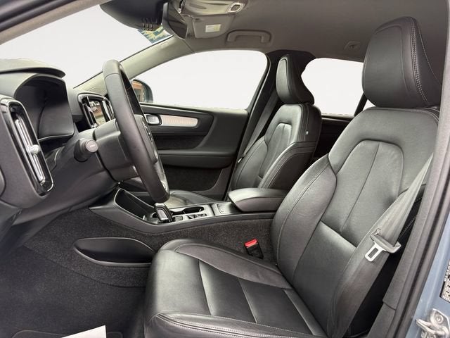 2021 Volvo XC40 Momentum