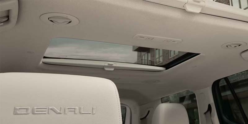 2023 GMC Acadia interior sunroof